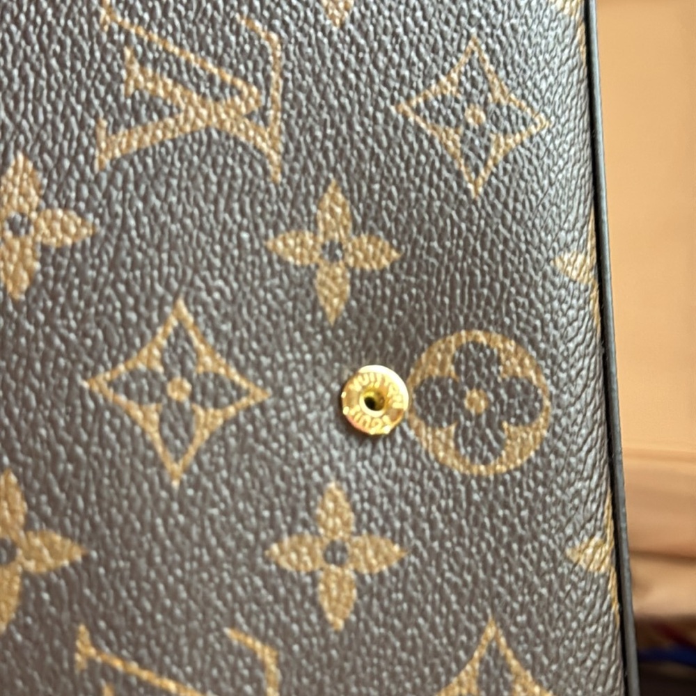 Authentic LV Felicie Pochette!!! With zippered insert, Chain, dust bag and box - Picture 7 of 17